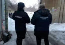 В Саратове глыба льда упала на пожилую женщину с козырька балкона 5-этажного дома В Саратове глыба льда упала на пожилую женщину с козырька балкона 5-этажного дома