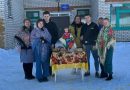 Елховские школьники весело празднуют Широкую Масленицу – уже сожгли чучело, символизирующее зиму!