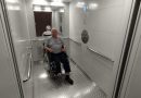 В Хвалынской районной больнице новый лифт уже перевозит пациентов, врачей и посетителей